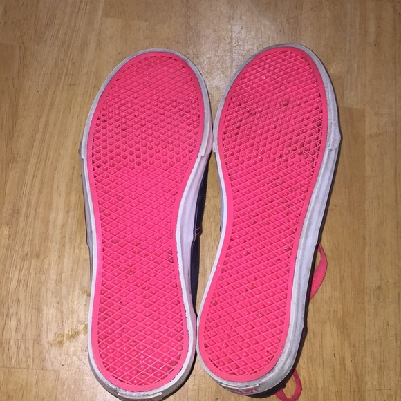 Vans - Picture 5 of 8